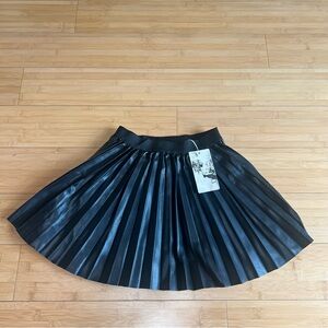 Hannah Banana black pleather pleated skirt 🖤 NWT
